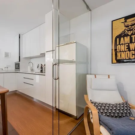 An With A View - No's Place *