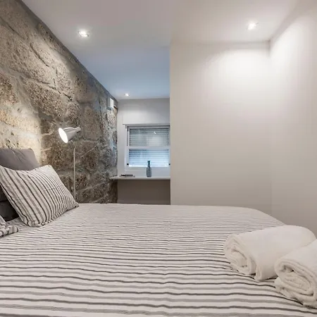 An With A View - No's Place