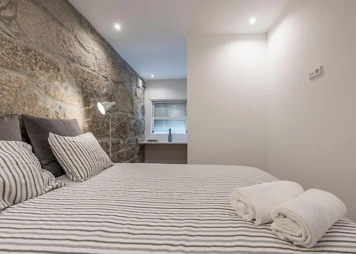 An With A View - No's Place