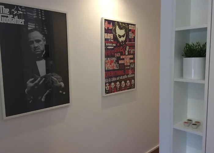 An With A View - No's Place